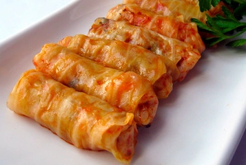 Etli Lahana Dolması Tarifi ve Malzemeleri